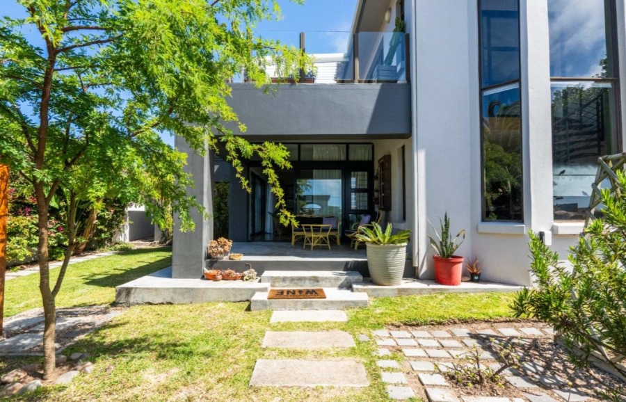 4 Bedroom Property for Sale in Linkside Western Cape